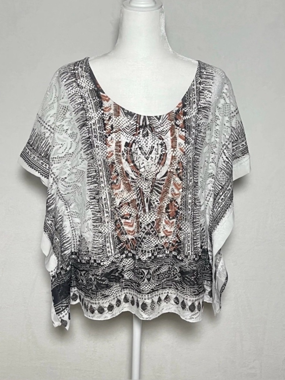 LAVISH Black White Brown Boho Print Poncho Batwing Sleeve Lace Blouse - size XL